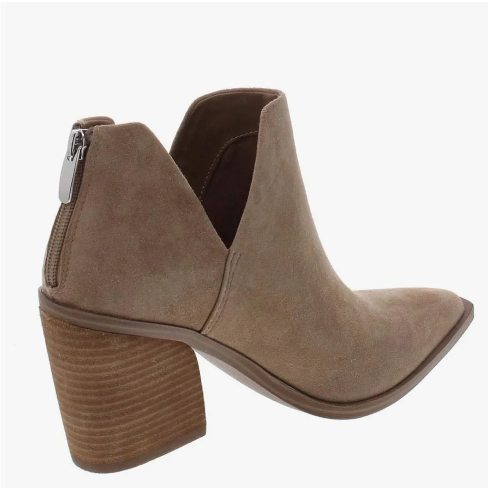 Steve Madden Alyse Pointed Toe Ankle Bootie, Tan, size 9